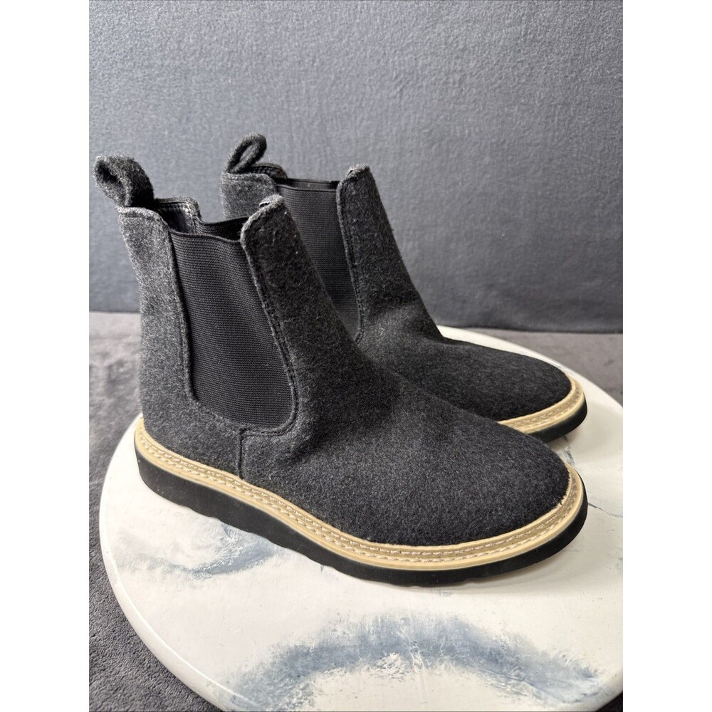 Universal Thread Womens Size 8 Cambria Chelsea Boots Dark Gray Ankle Booties NEW